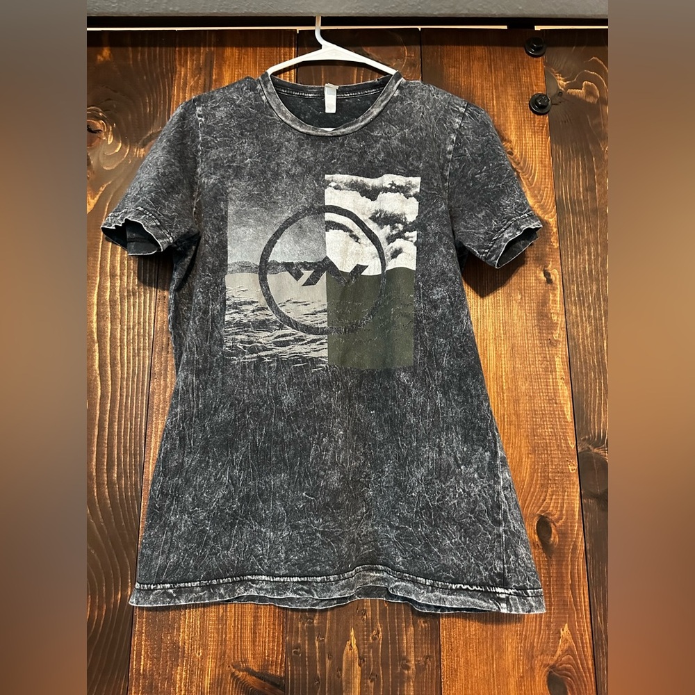 Unisex Washed Grey Graphic Band T-Shirt
